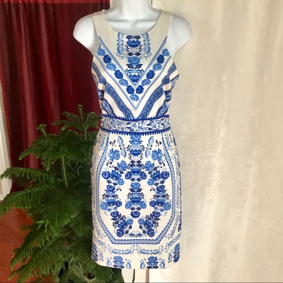 Gianni Bini Dresses & Skirts - Blue roses GIANNI BINI sleeveless medium dress